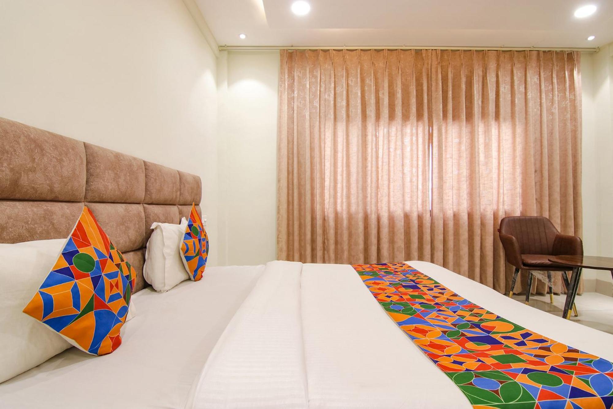 Fabhotel Prism Grand Zirakpur Exterior foto