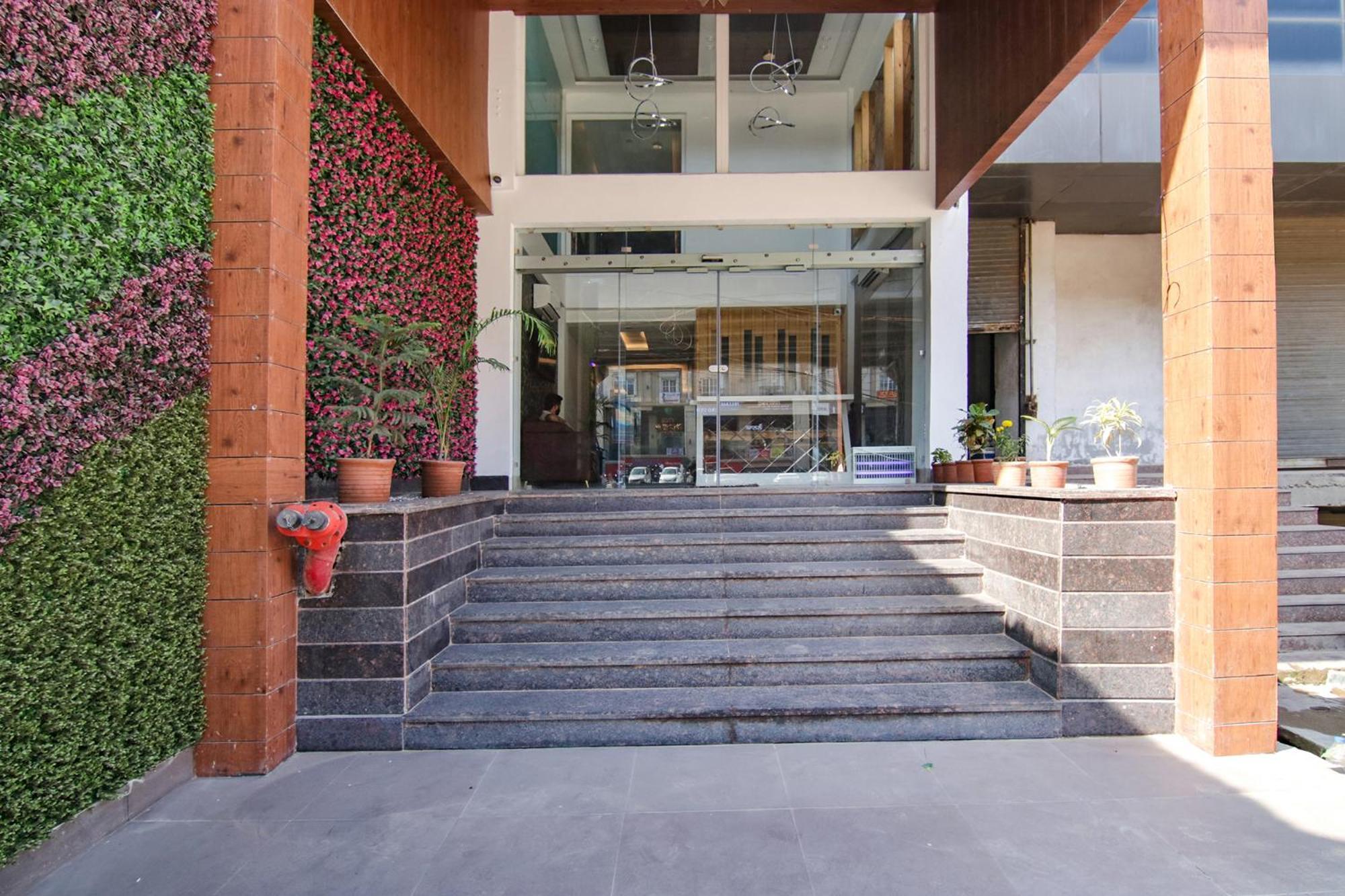 Fabhotel Prism Grand Zirakpur Exterior foto