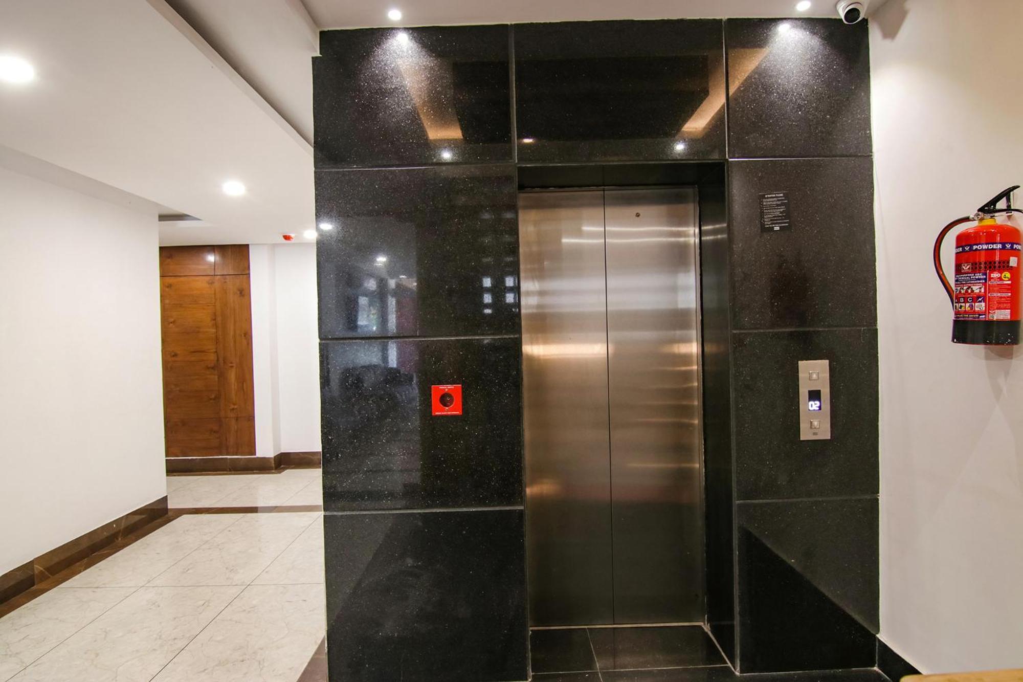 Fabhotel Prism Grand Zirakpur Exterior foto