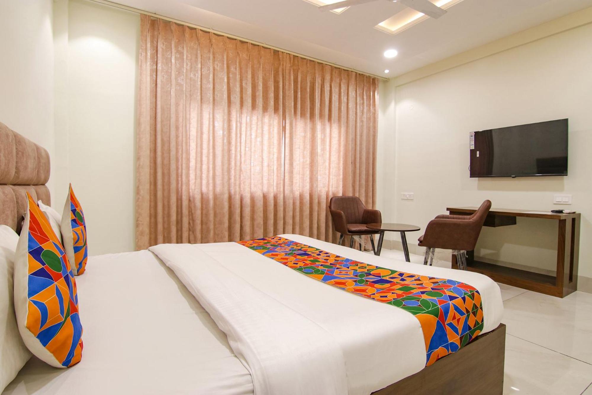 Fabhotel Prism Grand Zirakpur Exterior foto