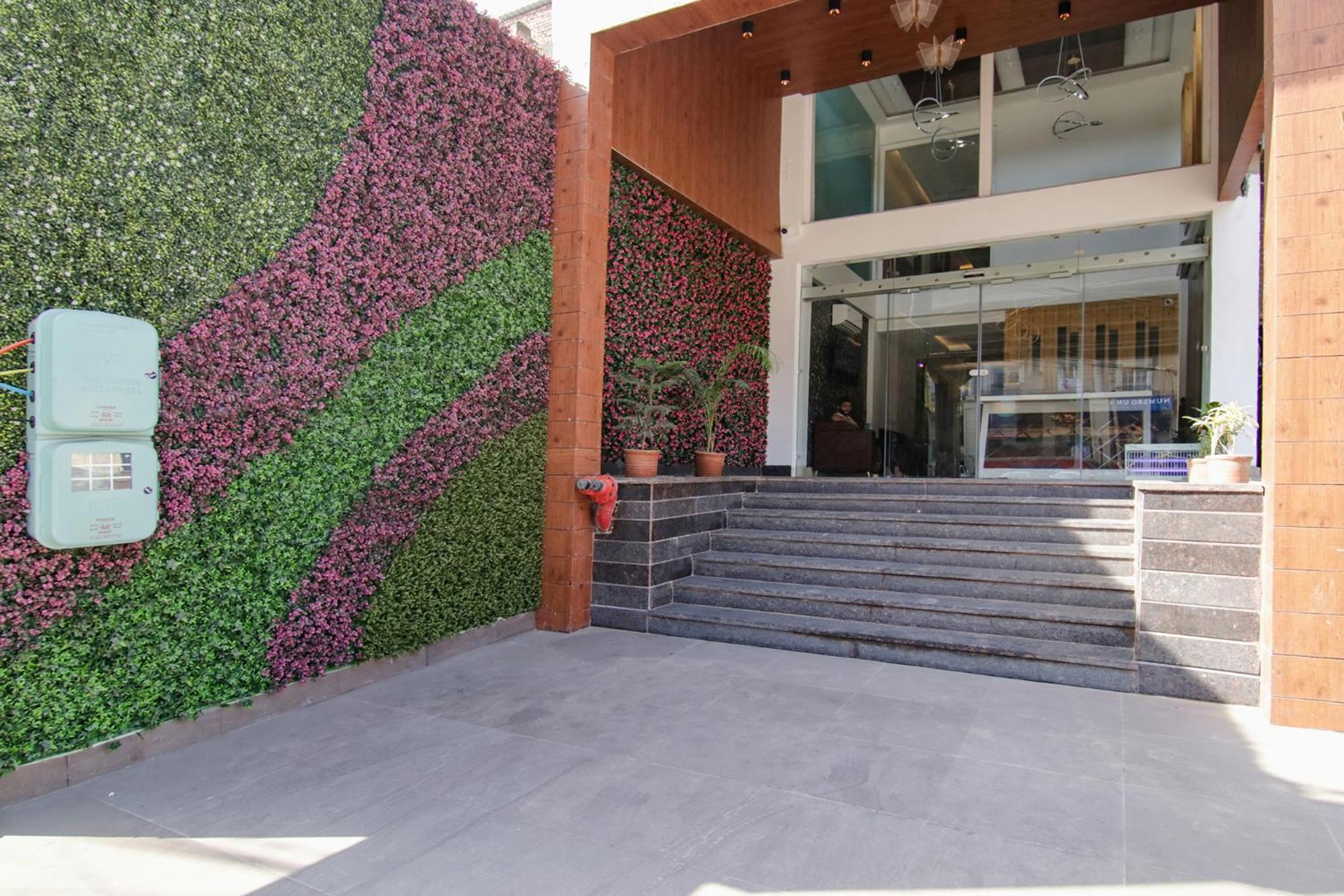 Fabhotel Prism Grand Zirakpur Exterior foto