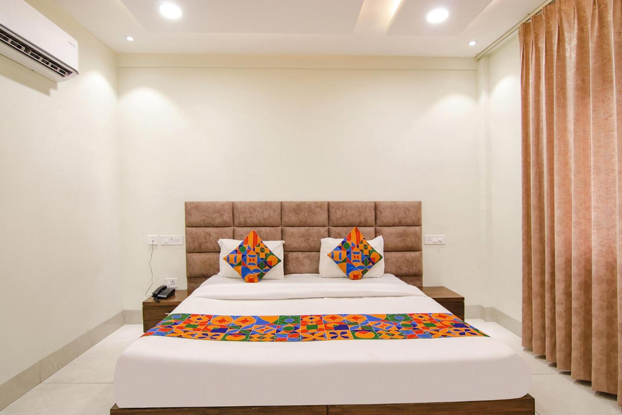 Fabhotel Prism Grand Zirakpur Exterior foto