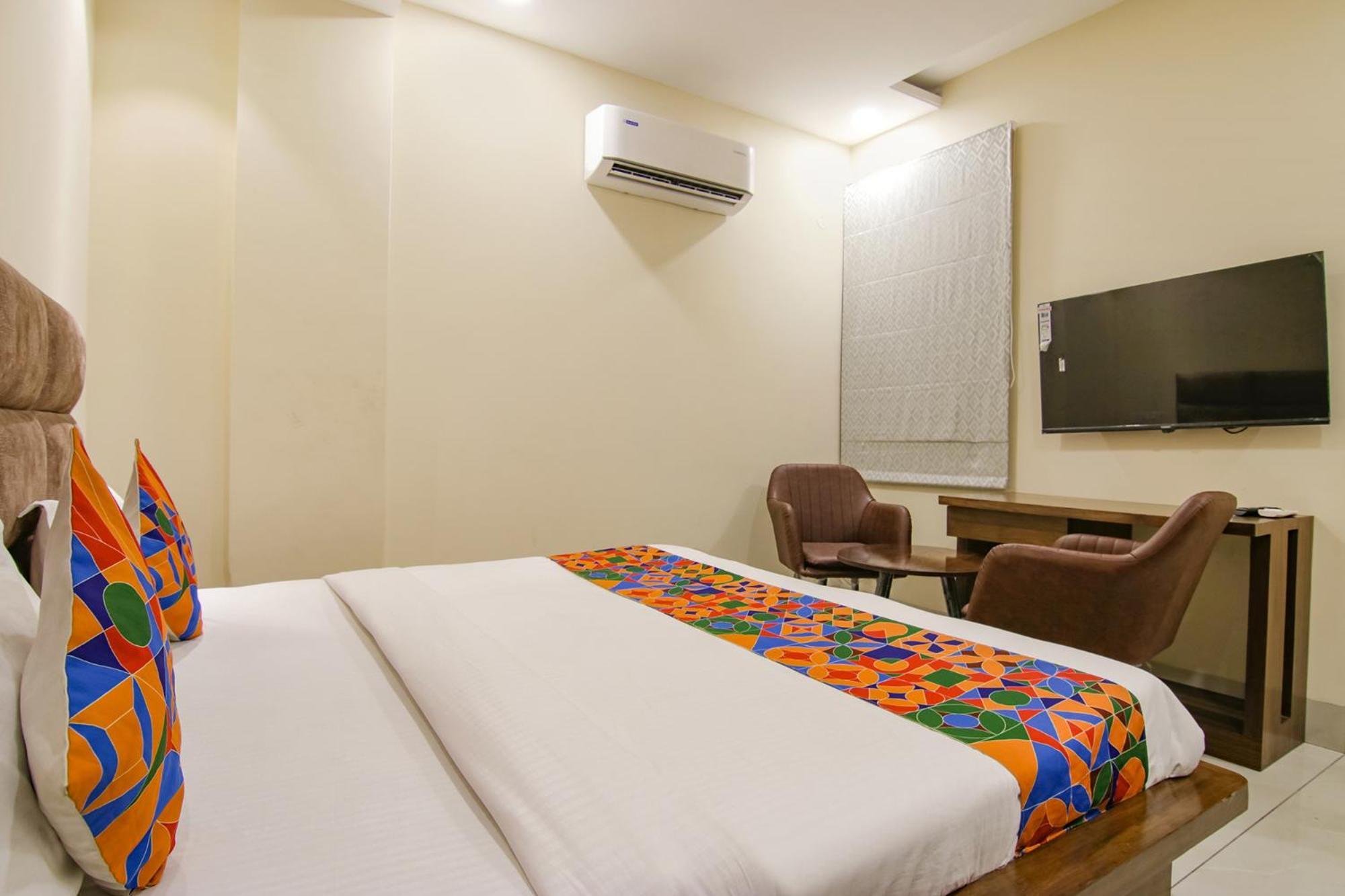 Fabhotel Prism Grand Zirakpur Exterior foto