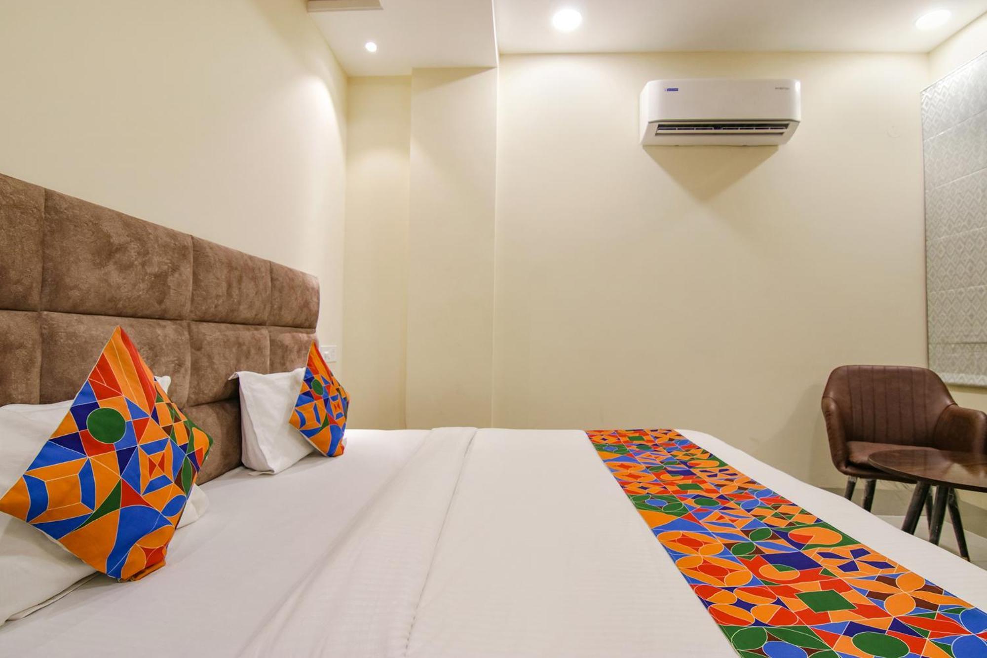 Fabhotel Prism Grand Zirakpur Exterior foto