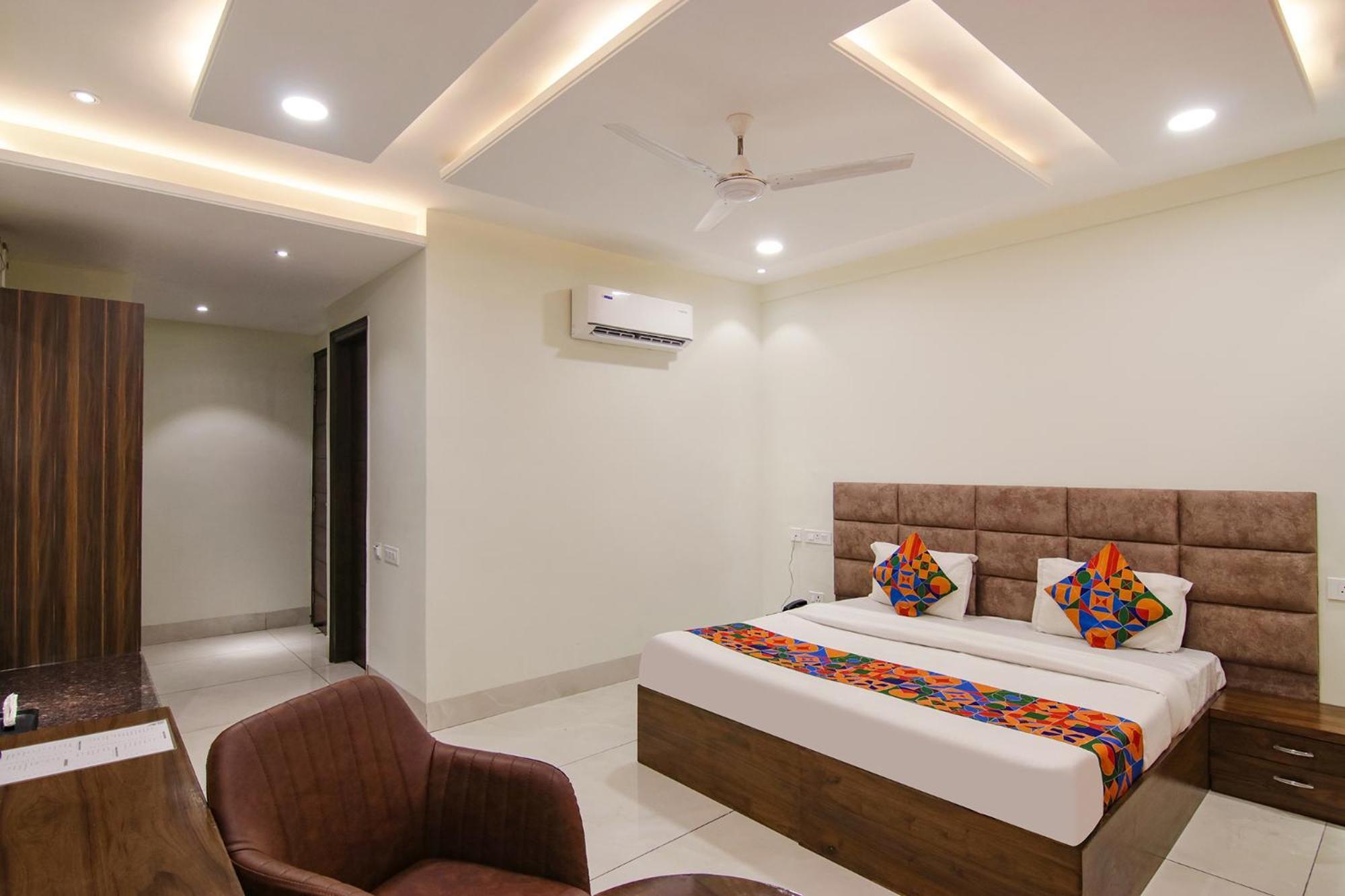 Fabhotel Prism Grand Zirakpur Exterior foto